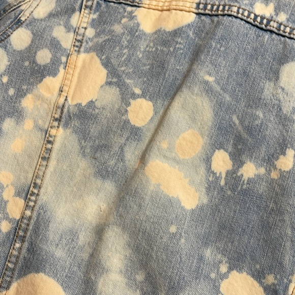 Levi’s Vintage Light Wash Bleached Denim Jacket - Medium - Picture 4 of 6